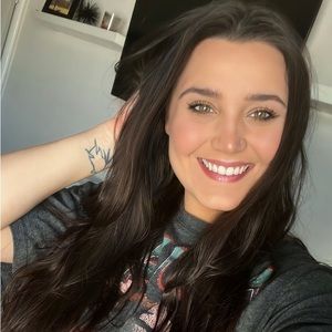 Meet your Posher, Veronica